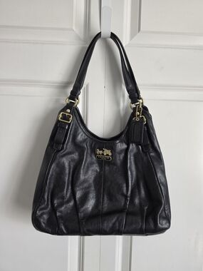 Coach | Bags | Soho Leather Lynn Black Style B1f15527 Black Hobo